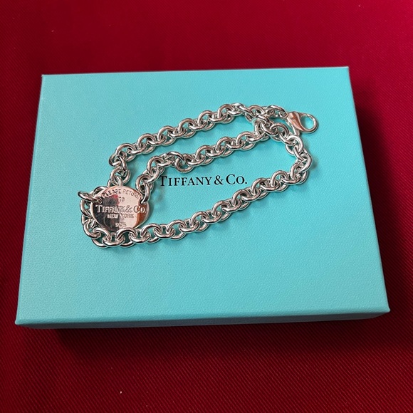 Tiffany & Co, “Please return to Tiffany” oval tag choker pendant necklace. Used - Picture 6 of 6